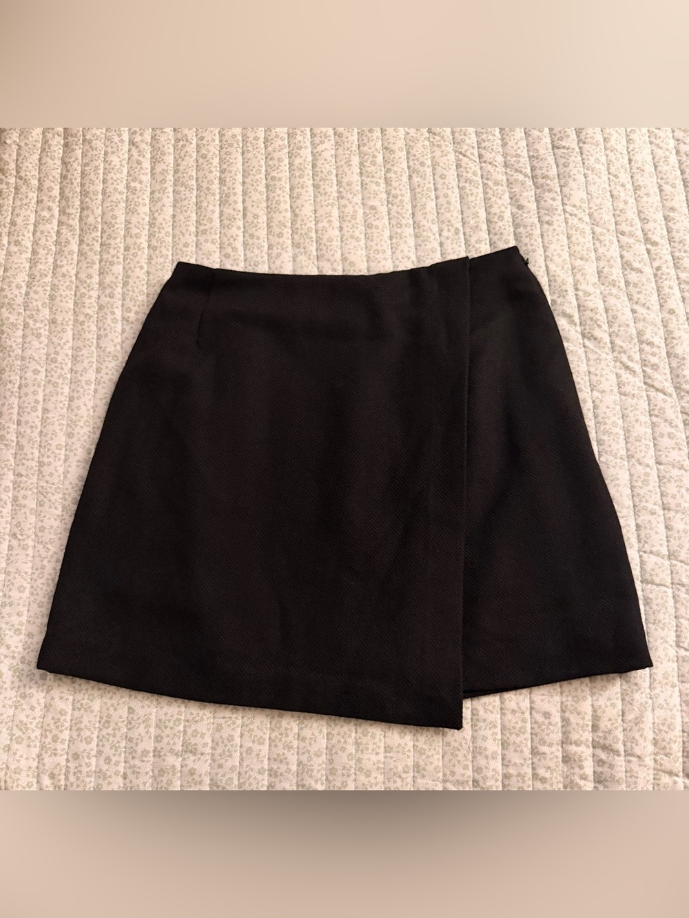 Uniqlo Black Tweed Skort